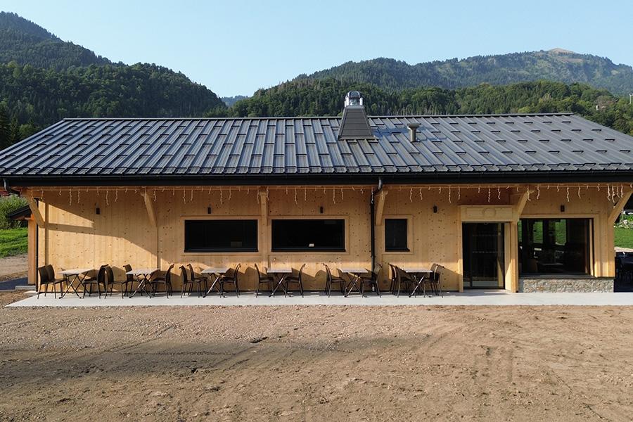 Magasin de produits régionaux et restauration rapide à Samoëns